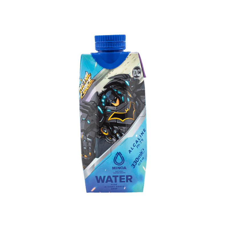 Το Minoa Kids Pure Water 360 Batman 330ml είναι ιδανικό για σχολικές τσάντες, εκδρομές, άθληση και γενική χρήση, προσφέροντας καθαρό νερό σε συσκευασία που προστατεύει τόσο την υγεία όσο και το περιβάλλον.